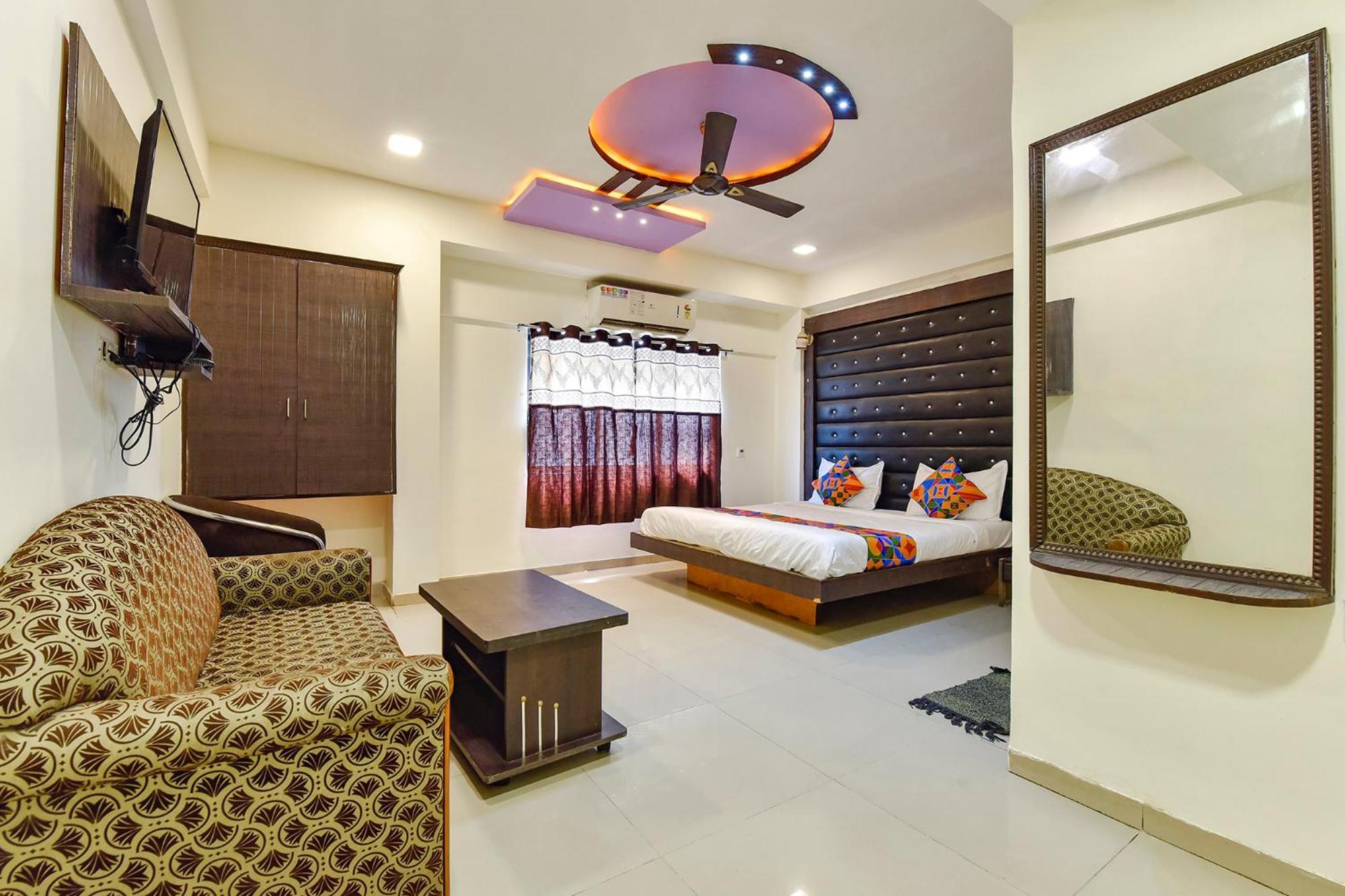 Fabhotel Crystal Inn II - Paldi Char Rasta أحمد أباد المظهر الخارجي الصورة