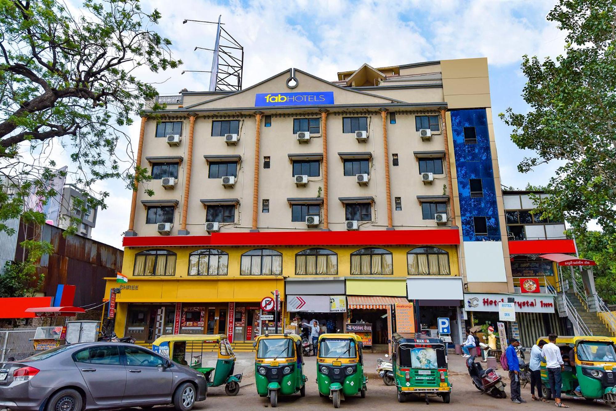 Fabhotel Crystal Inn II - Paldi Char Rasta أحمد أباد المظهر الخارجي الصورة