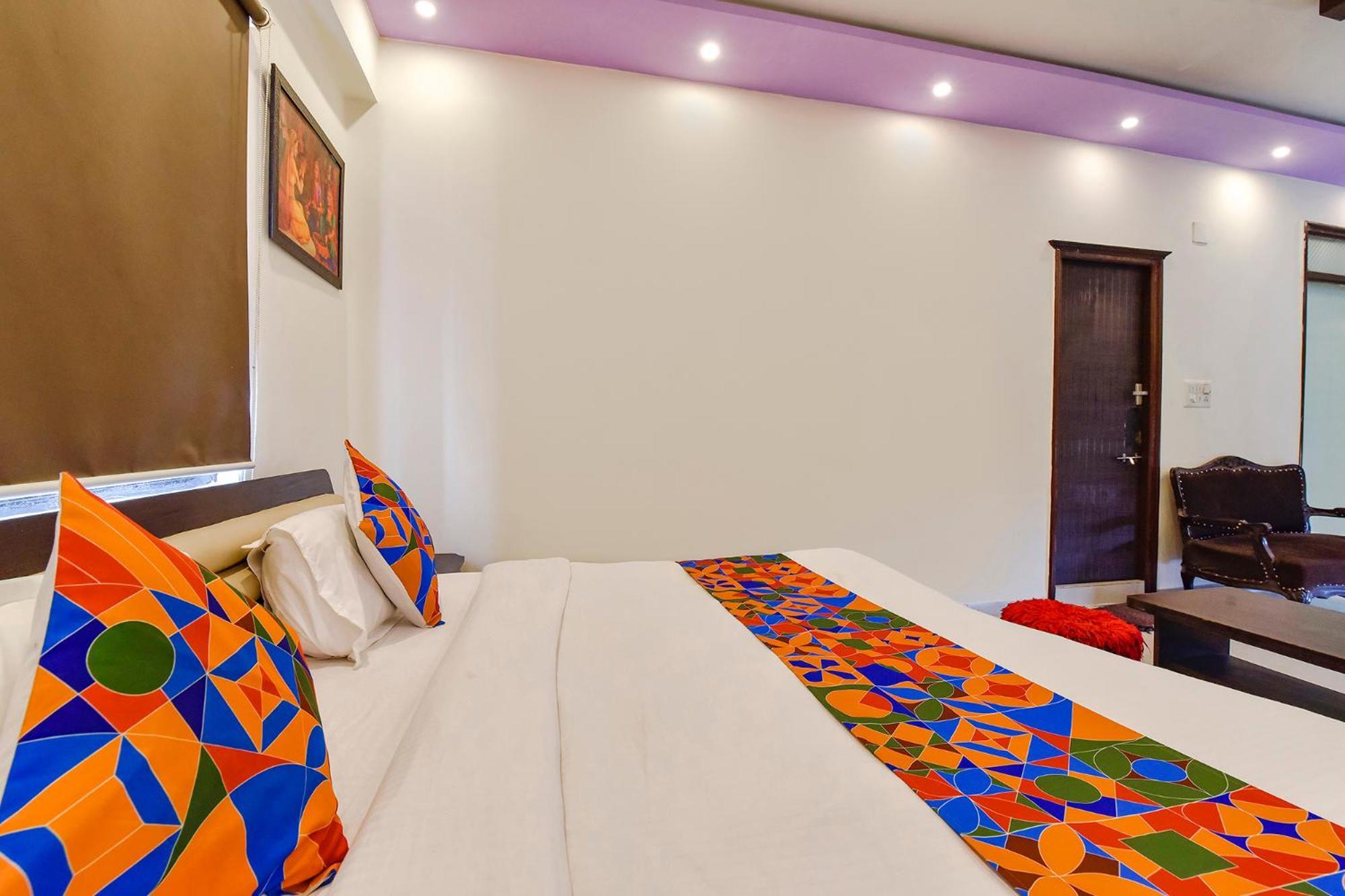 Fabhotel Crystal Inn II - Paldi Char Rasta أحمد أباد المظهر الخارجي الصورة